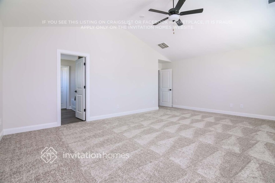 Building Photo - 501 Azalea Gaze Dr