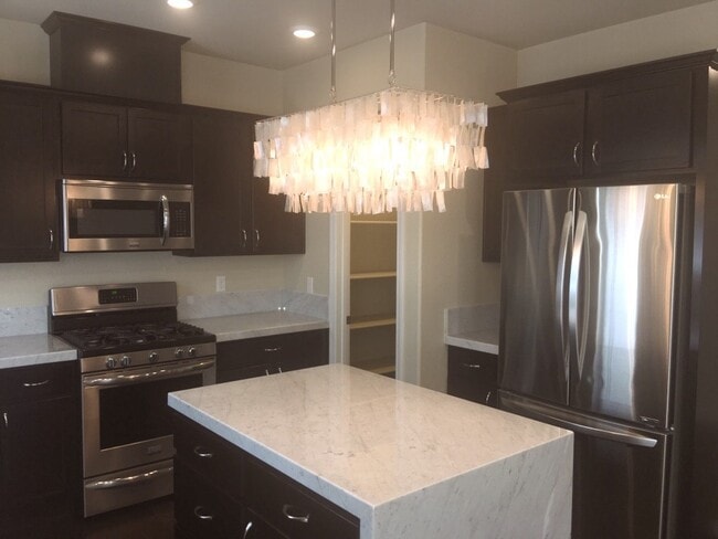 Primary Photo - Gorgeous Townhouse - Built 2017 Southwest ...