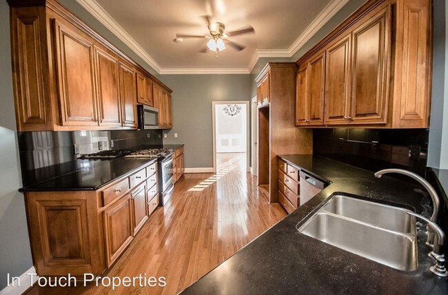Building Photo - 5 br, 3.5 bath House - 3964 Kinderlou Forest