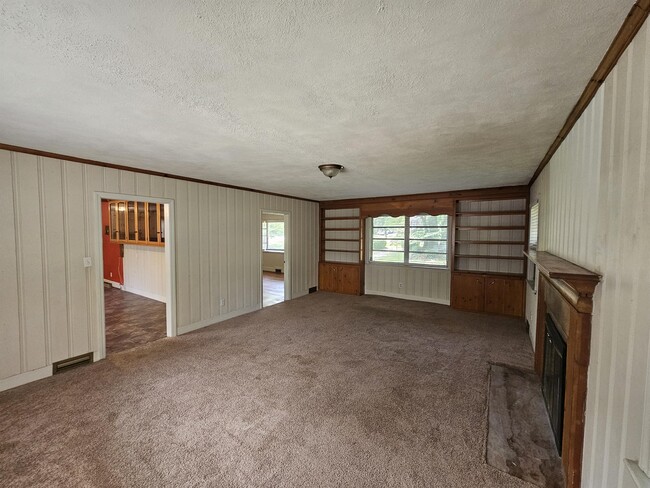 Building Photo - 7604 Shady Ln