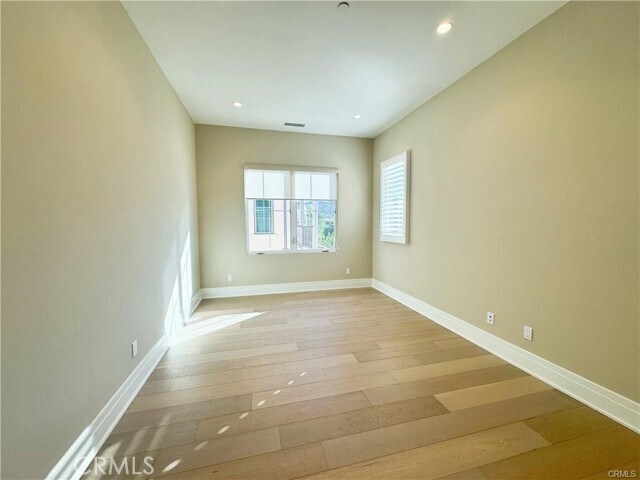 Building Photo - 105 Green Rdg