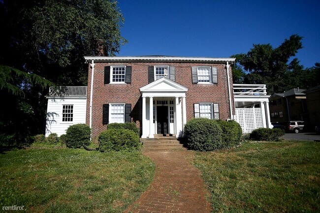 Primary Photo - 10 br, 4 bath House - 619 Cabell Avenue