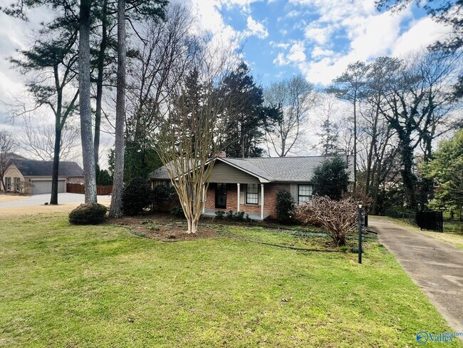 Building Photo - 4006 Devon St SE