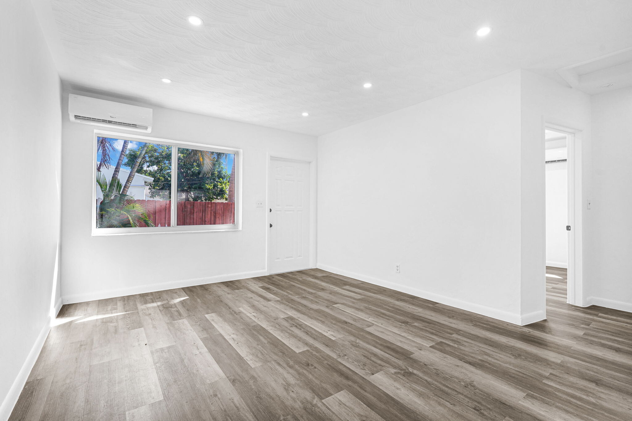 Building Photo - 2212 Roosevelt St