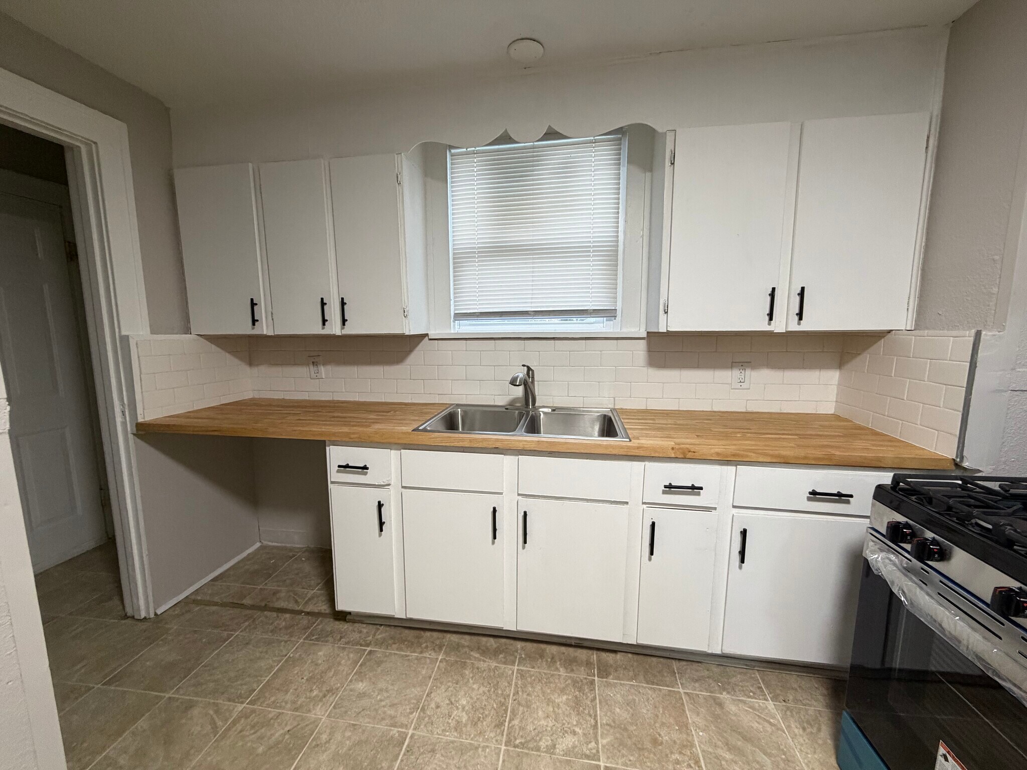 Building Photo - 317 E Irvington Ave