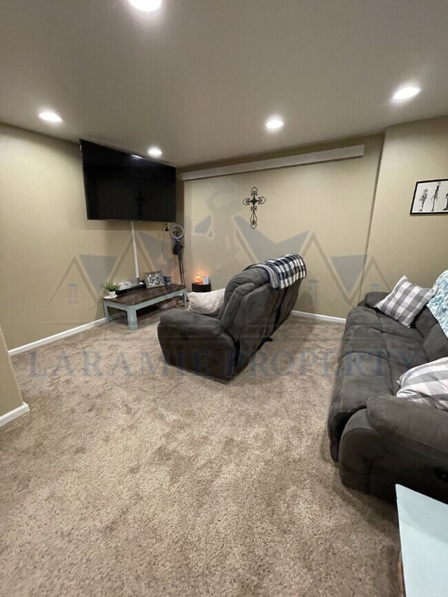 Building Photo - Basement 1 Bedroom Apartment