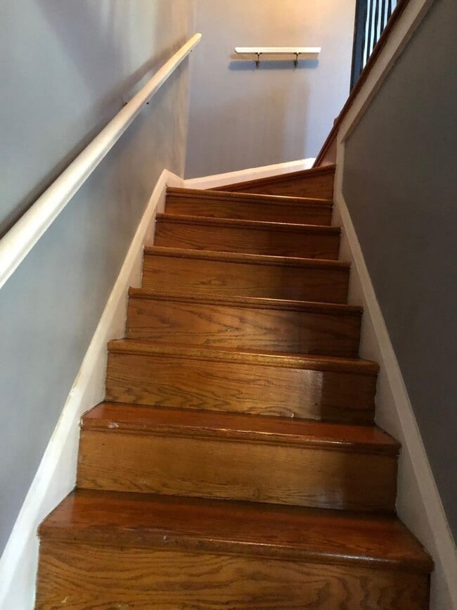 Building Photo - 3 Bedroom, 1.5 Bath Townhome in Towson