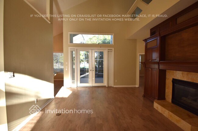 Building Photo - 272 Churchill Dr