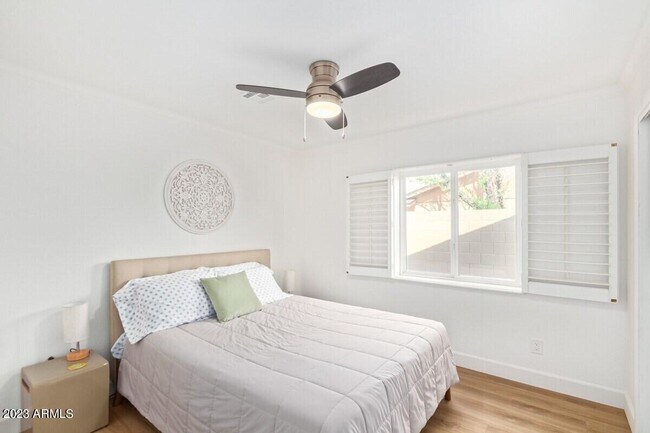 Building Photo - 5253 E Beck Ln