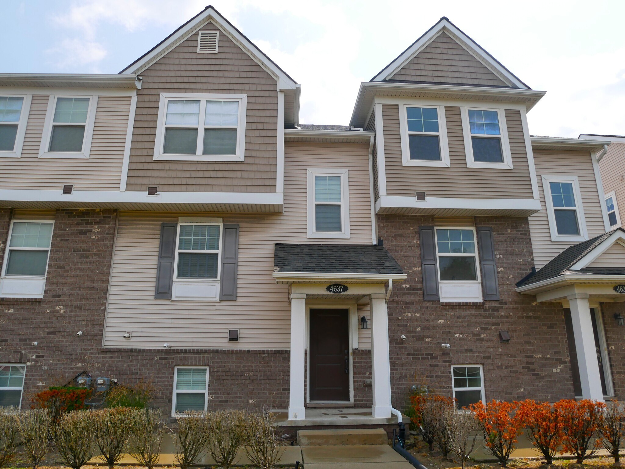 Building Photo - 4637 Bradley Cir