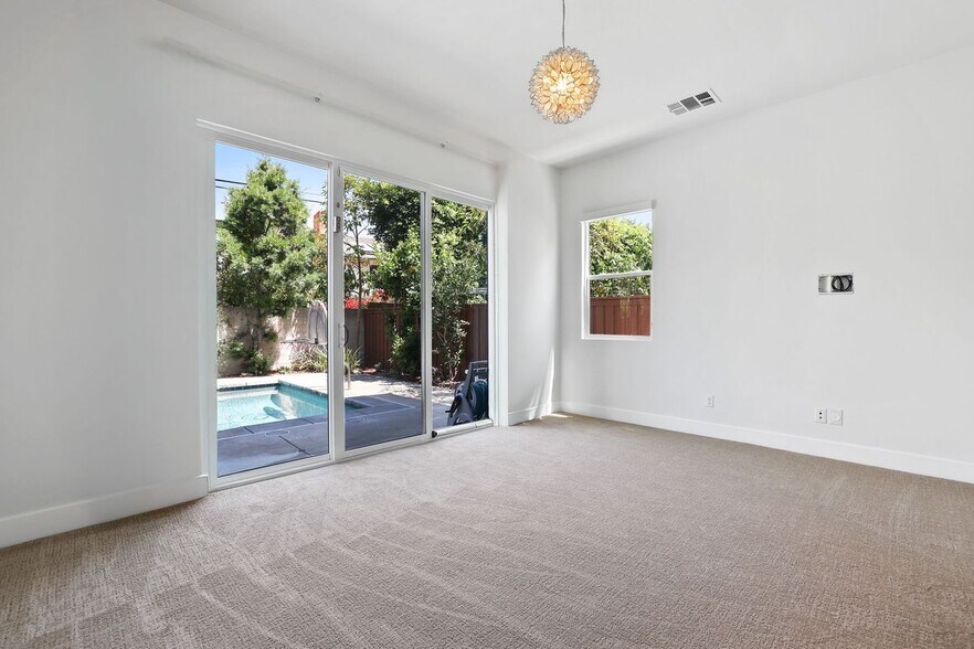 Building Photo - 1650 Murano Pl