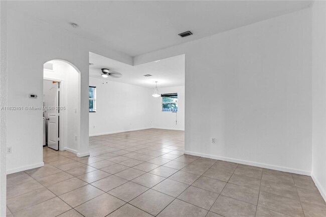 Building Photo - 28381 SW 128th Pl