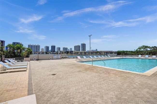 Building Photo - 18041 Biscayne Blvd