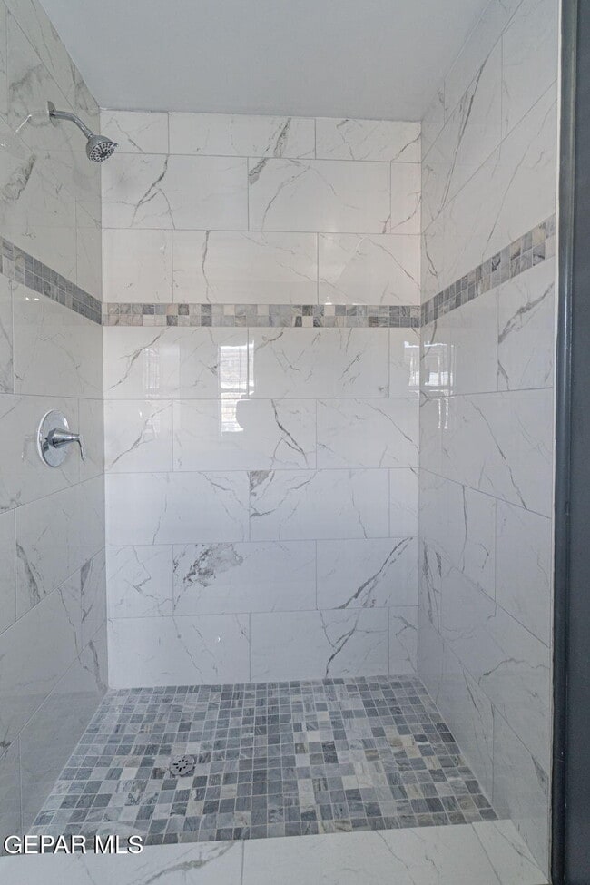 Building Photo - 228 Territory Dr