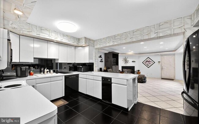 Building Photo - 203 Sunshine Lakes Dr