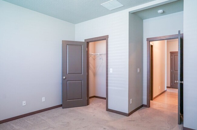 Building Photo - New to the market 3 bedroom 2 bath home.