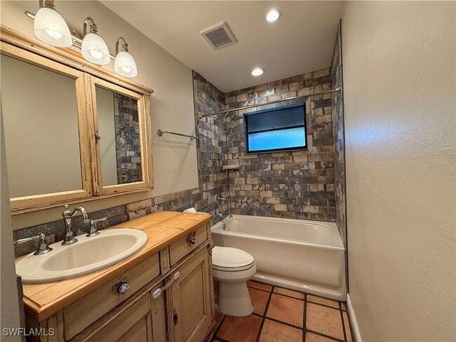 Building Photo - 5825 Dogwood Way