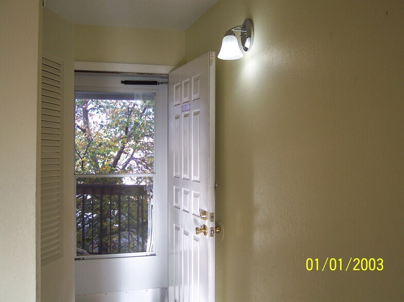 Building Photo - 2760 W 86th Ave