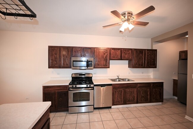Building Photo - 5400 N Campbell Ave