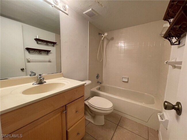 Building Photo - 28150 Pine Haven Way
