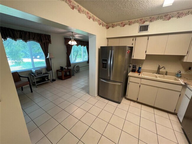 Building Photo - 2361 Ecuadorian Way