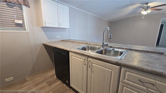 Building Photo - 44 Crawford Dr
