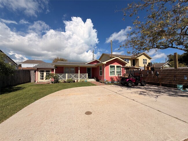 Building Photo - 5522 Avenue O 1/2