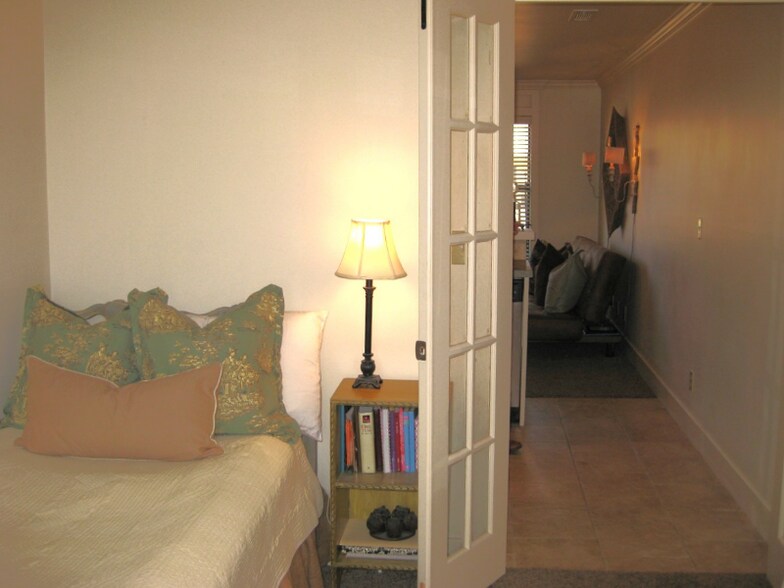 Building Photo - 711 W Douglas St