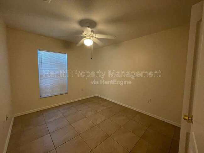 Building Photo - 1429 NE 5th Ave