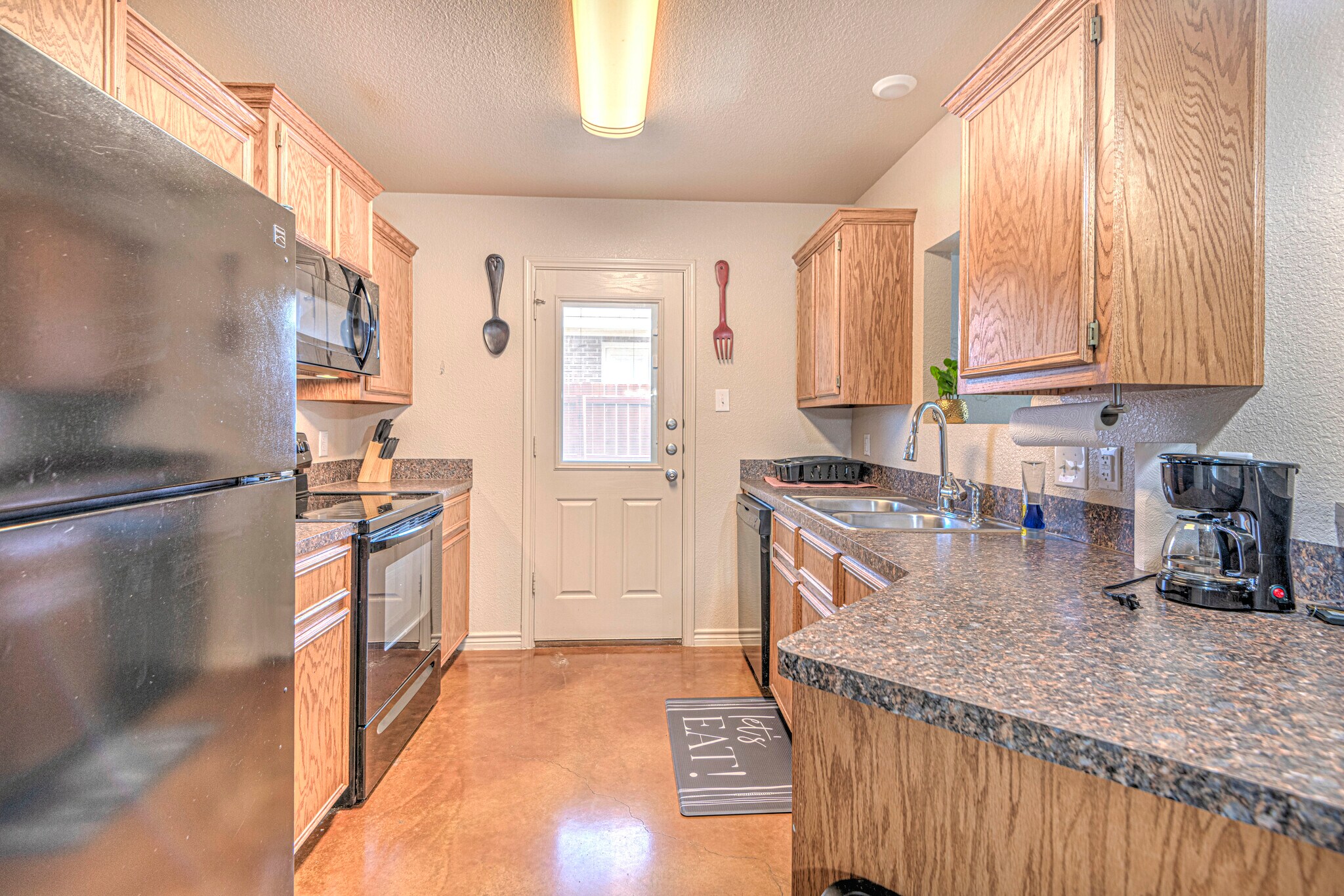 Building Photo - 1607 Powder River Dr APT B