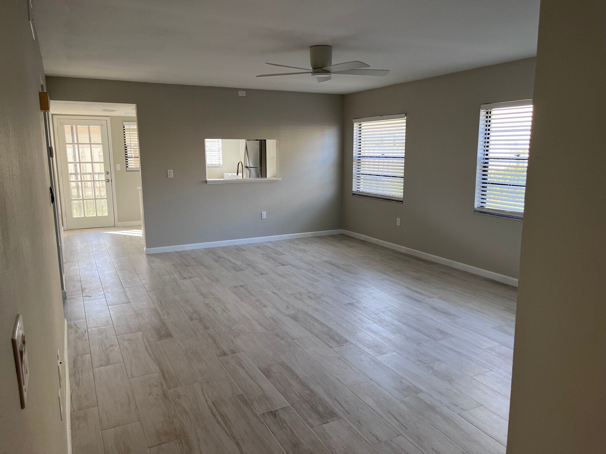 Building Photo - 2515 Bayshore Gardens Parkway