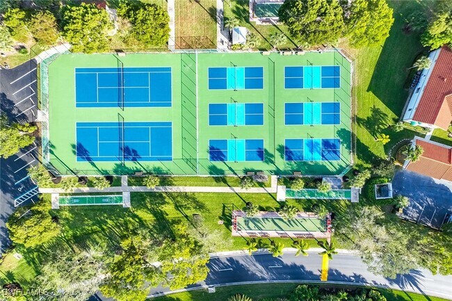 Building Photo - 640 Luisa Ln