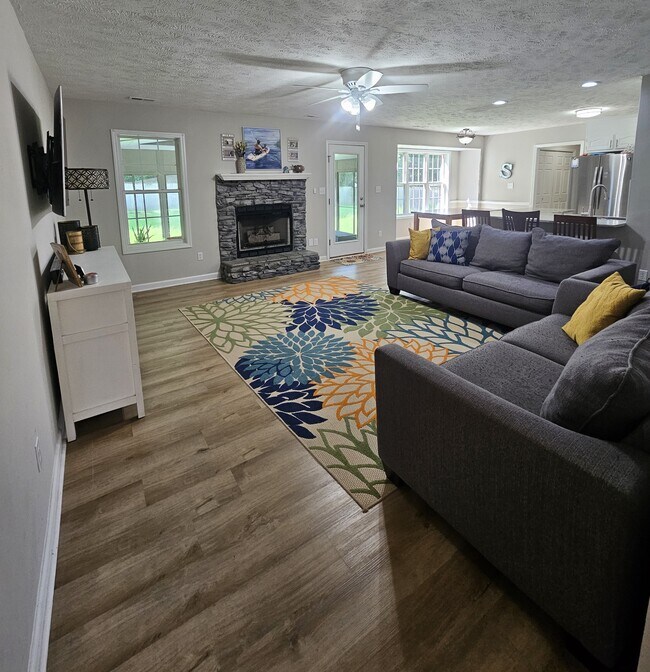 Building Photo - 6483 Gaddis Dr