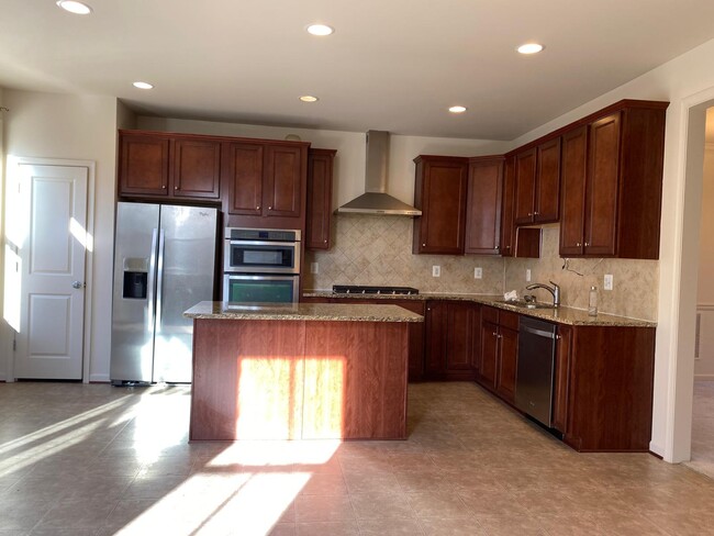 kitchen - 23347 Tradewind Dr