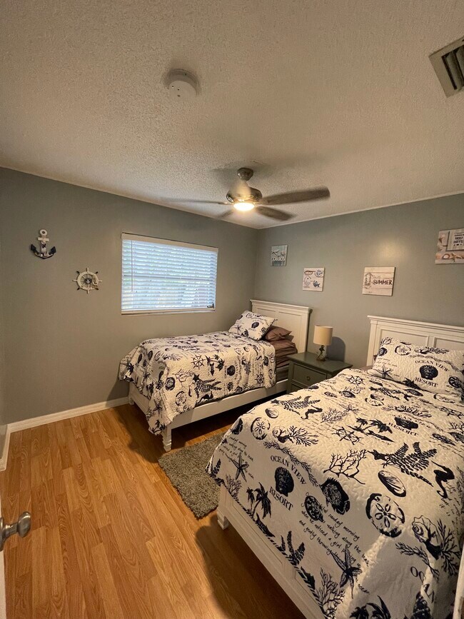 Building Photo - 302 Bailey Ln