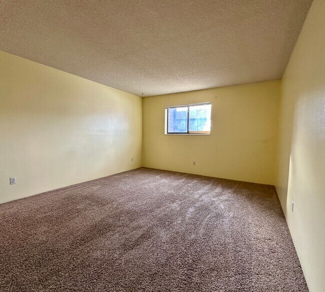 Building Photo - Lovely 1 Bedroom, 1 Bathroom Lakewood Cond...