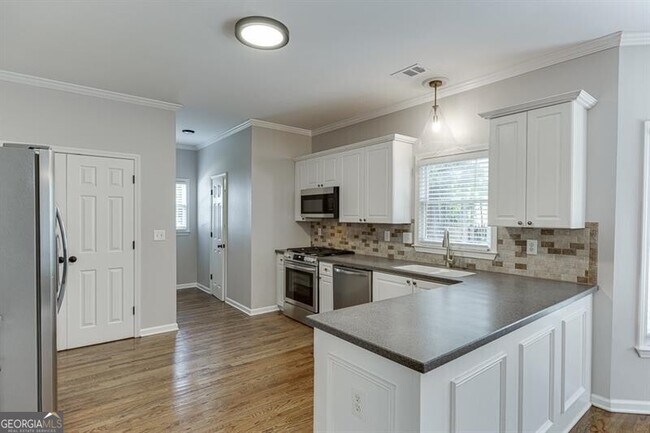 Building Photo - 1795 Lake Heights Cir