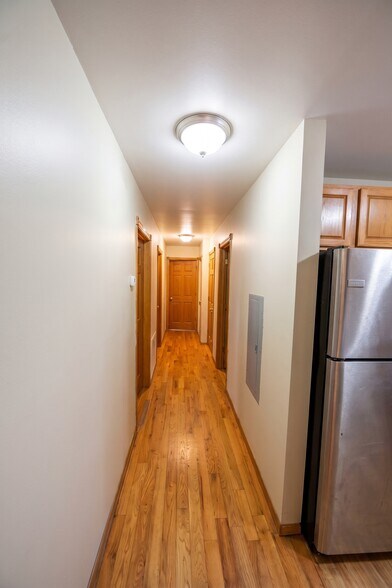 Building Photo - 520 W Mifflin St