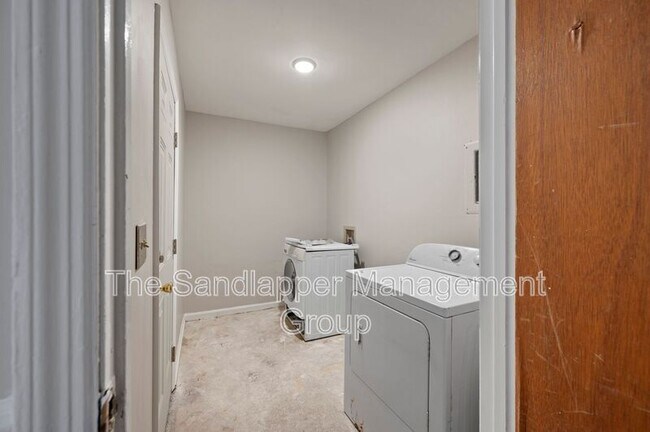 Building Photo - 3614 Peppertree Ln