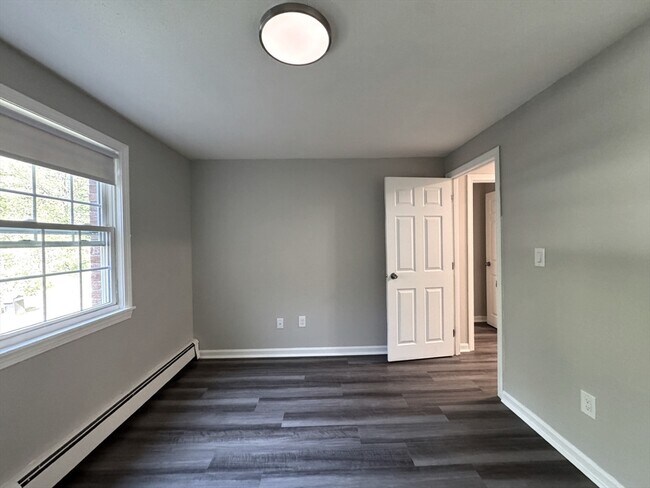 Building Photo - 4 Dodge Rd