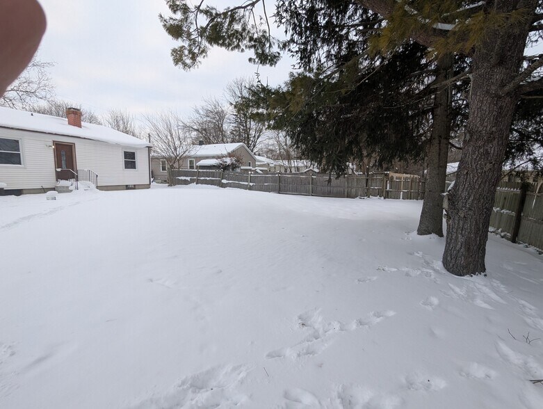 Building Photo - 4527 Hanover Ave