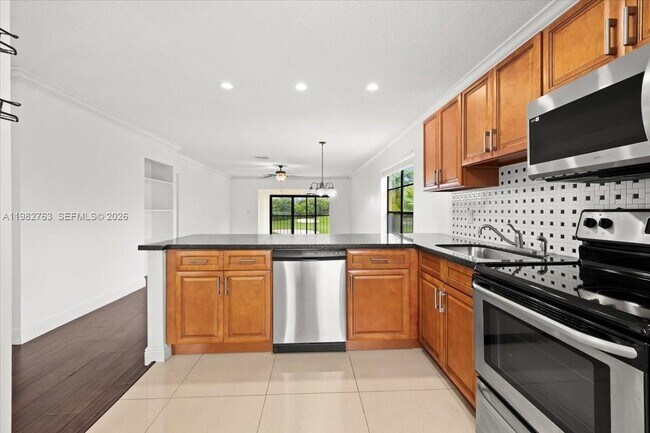 Building Photo - 7944 Eastlake Dr