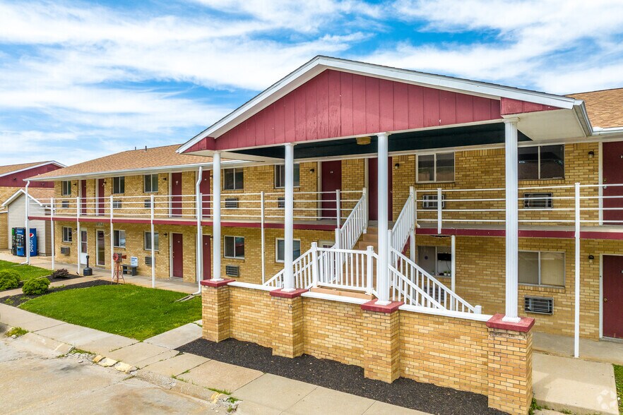 Primary Photo - Caspian Village Apartments