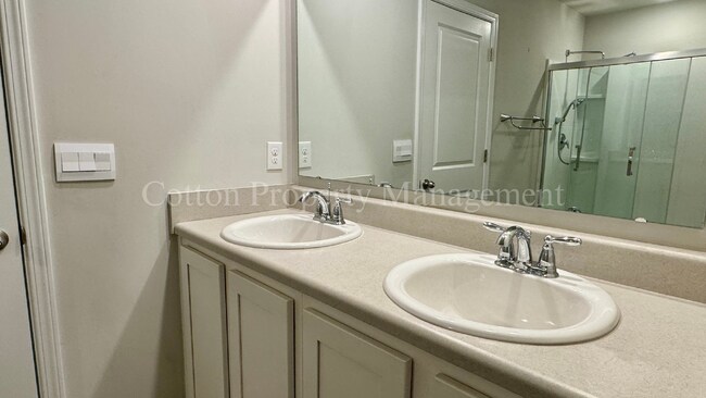 Building Photo - 1114 Forest Glen Dr