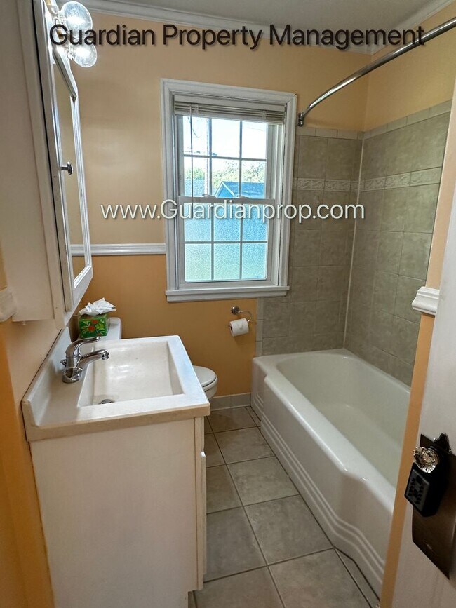 Building Photo - Northeast Single Family Home, Fenced Yard,...