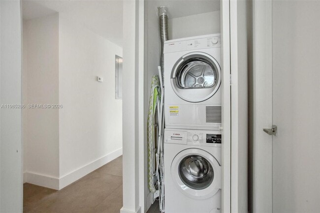 Building Photo - 200 Ocean Dr