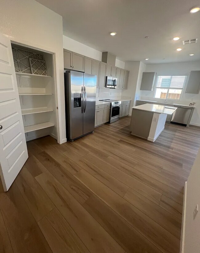 Building Photo - Honey - I'm Home!  BRAND NEW *Elk Grove" 3/2 (Solar).  Please view ENTIRE ad for viewings