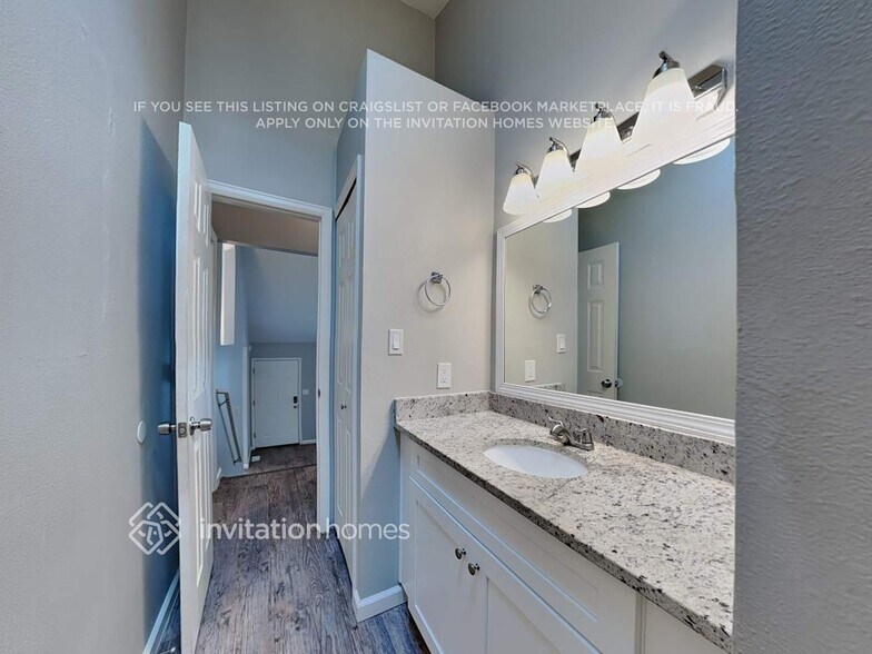 Building Photo - 2885 Mirage Dr