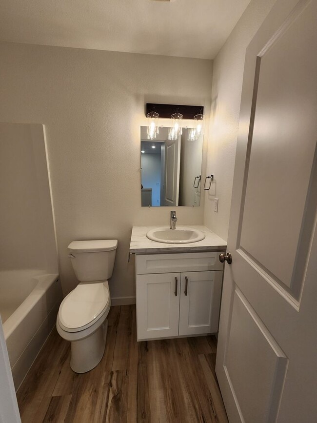 Building Photo - 1014 Peach Rd