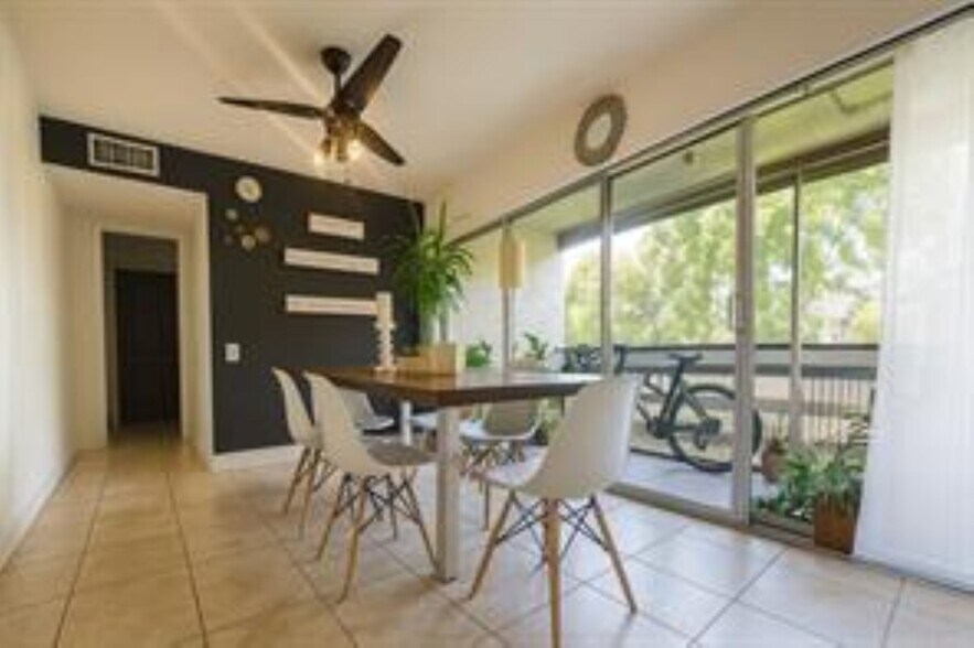 Building Photo - 5332 NE 6th Ave